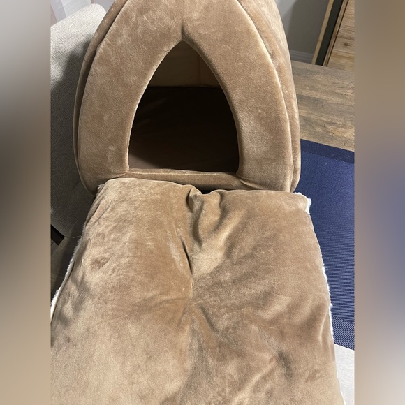 Frisco Tent Covered Dog & Cat Bed. - Picture 11 of 12